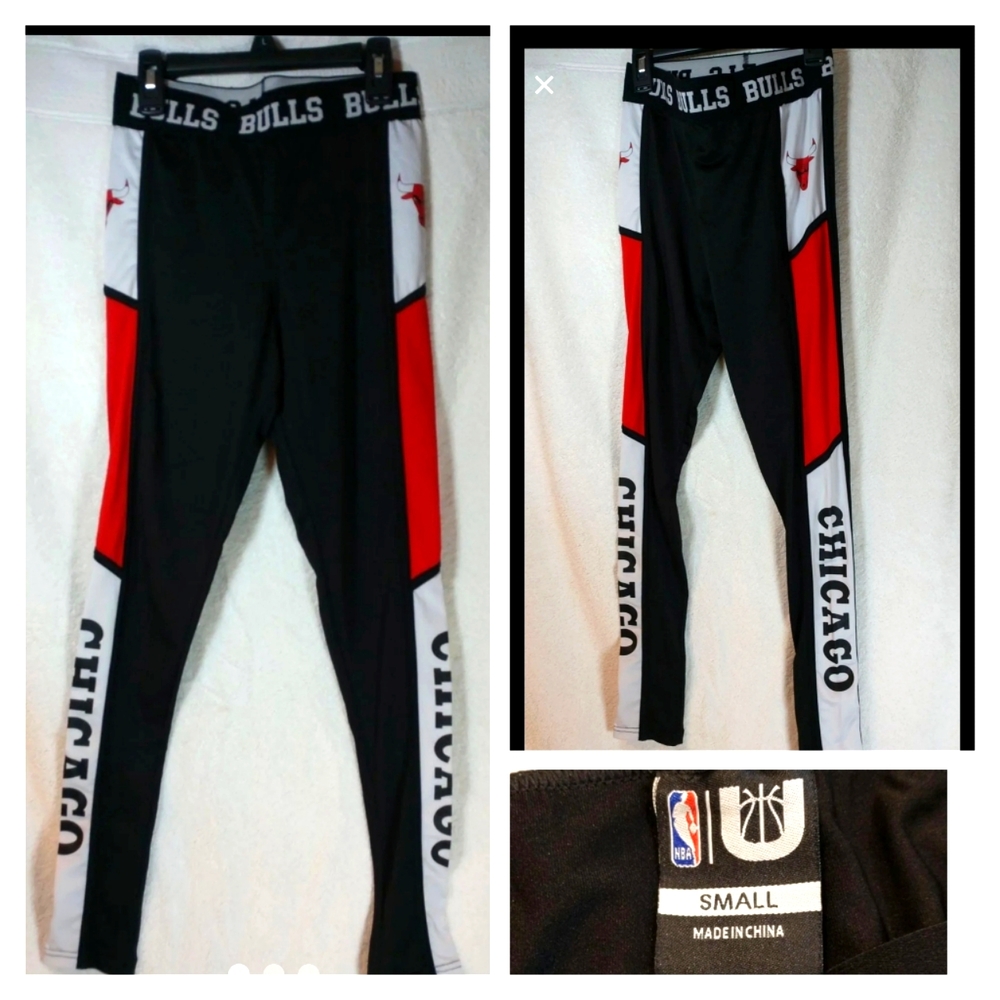 Chicago Bulls Yoga Pants Leggings Woman's size Small